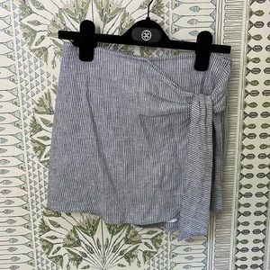 Abercrombie and Fitch navy mini skort